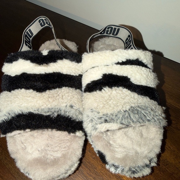 UGG FLUFF YEAH SLIDE CALI COLLAGE WOMEN SANDAL BLACK /GREY US 8 /UK 6 /EU 39 - Picture 2 of 9